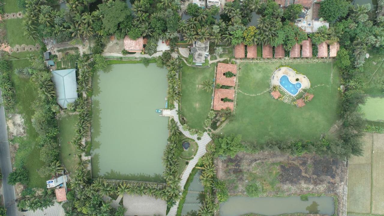 Breathing Earth - Rooms And Pool Kalkutta Kültér fotó